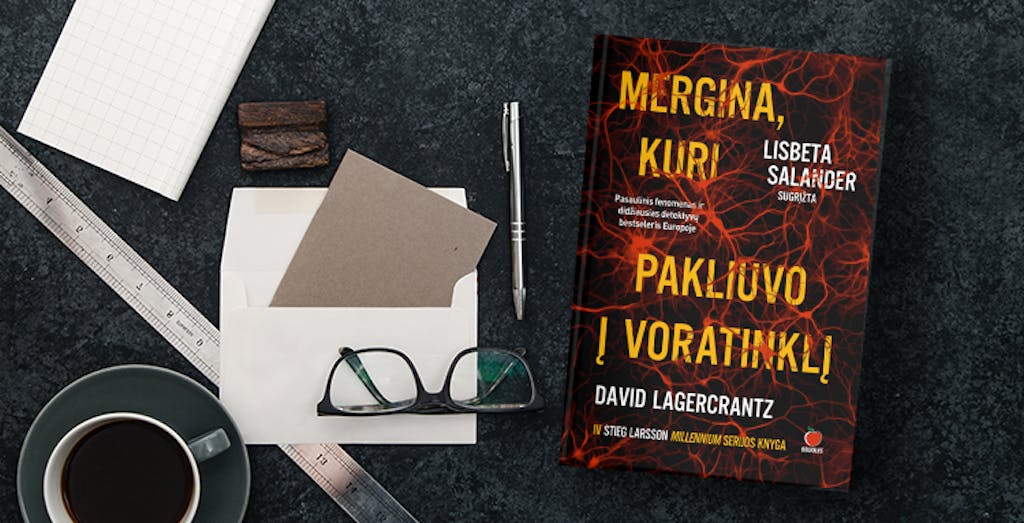 Mergina, kuri pakliuvo į voratinklį